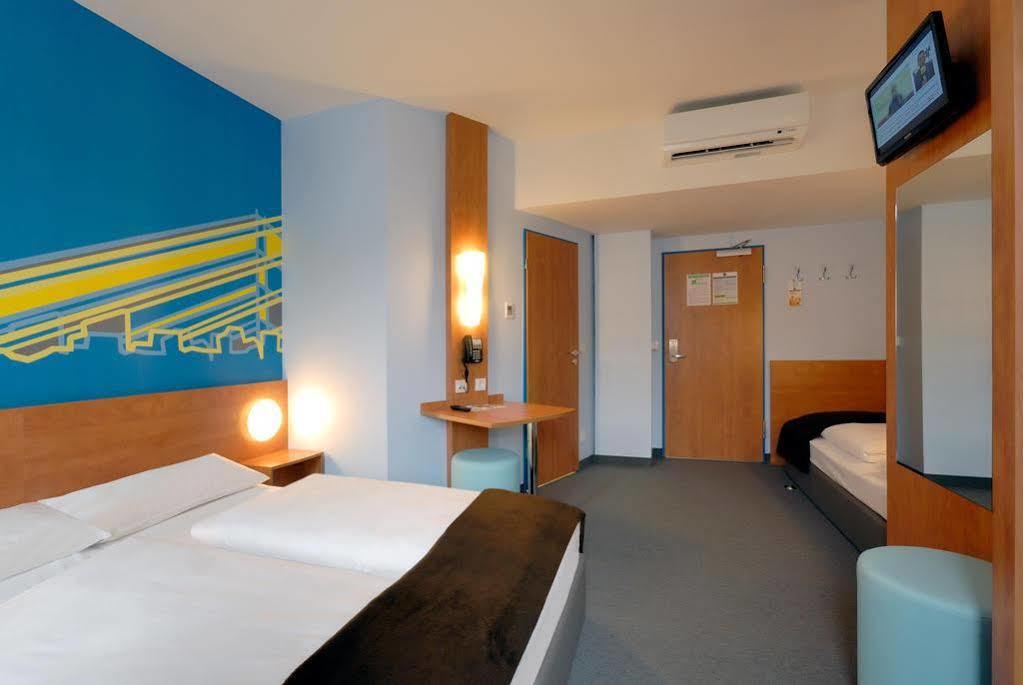 B&B Hotel Duesseldorf-Mitte Ngoại thất bức ảnh